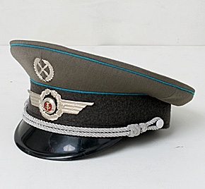 東ドイツ軍兵用制服（袖章付）、東ドイツ軍制帽