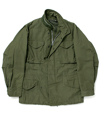U.S.ARMY M-65フィールドジャケット1st size SR穴破れは袖のマチ部分の身ですか
